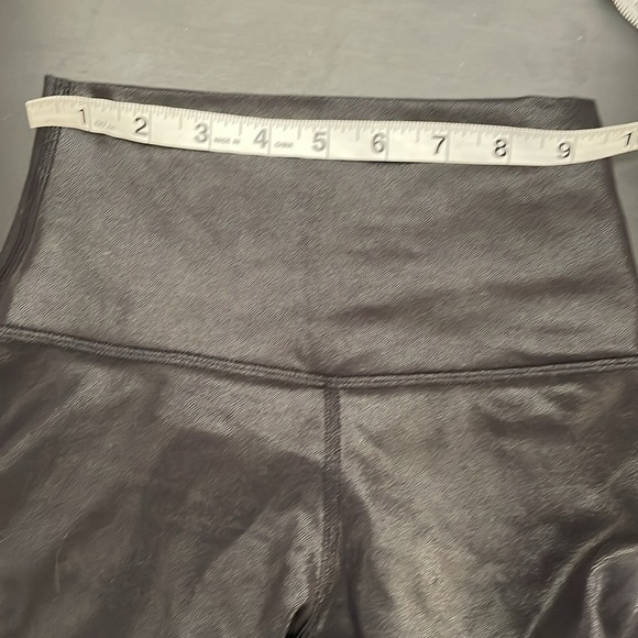 $502 Lululemon Align High-Rise Short 8”*Shine
Radiate Foil Print Black - Picture 3 of 10